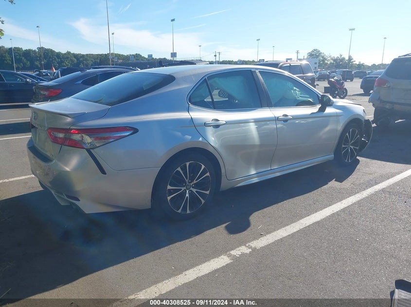 2018 TOYOTA CAMRY VIN: 4T1B11HK0JU527348