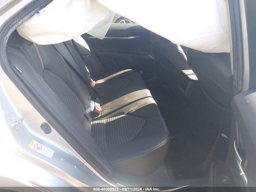 2018 TOYOTA CAMRY VIN: 4T1B11HK0JU527348