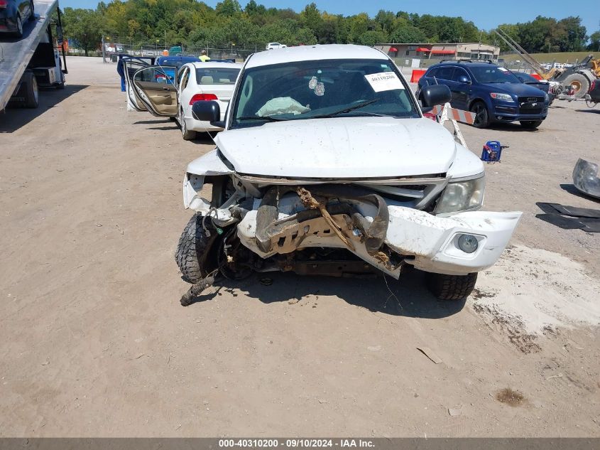 2010 Dodge Dakota Bighorn/Lonestar VIN: 1D7RW3BK2AS233685 Lot: 40310200