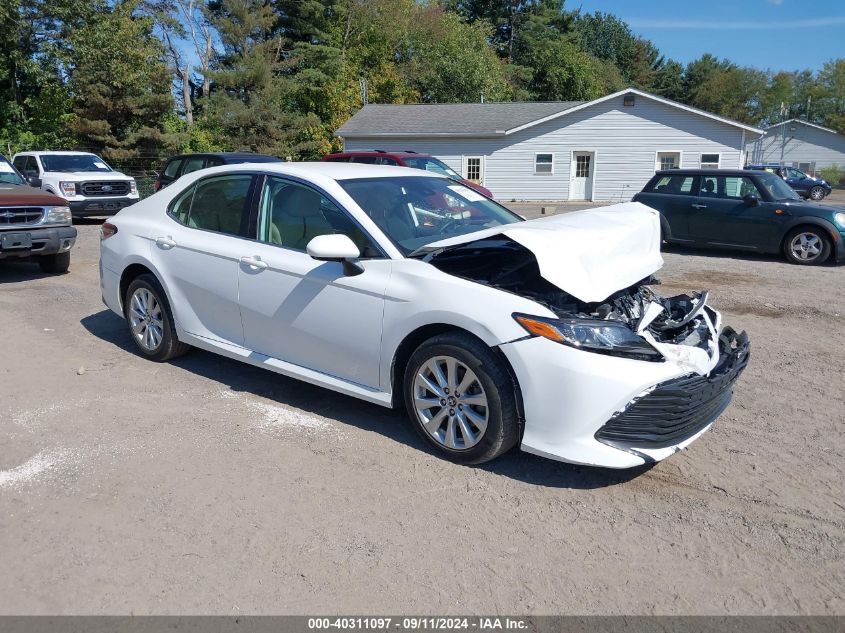 4T1B11HK1KU680418 2019 TOYOTA CAMRY - Image 1