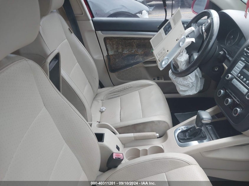 2010 VOLKSWAGEN JETTA VIN: 3VWAX7AJ6AM161142