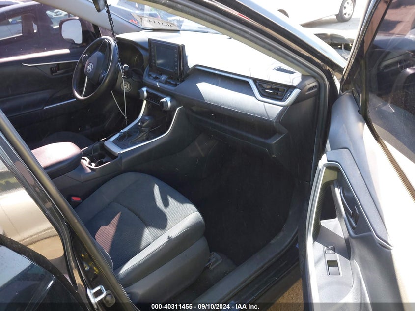 VIN 2T3K1RFV7KW050311 2019 TOYOTA RAV4 LE