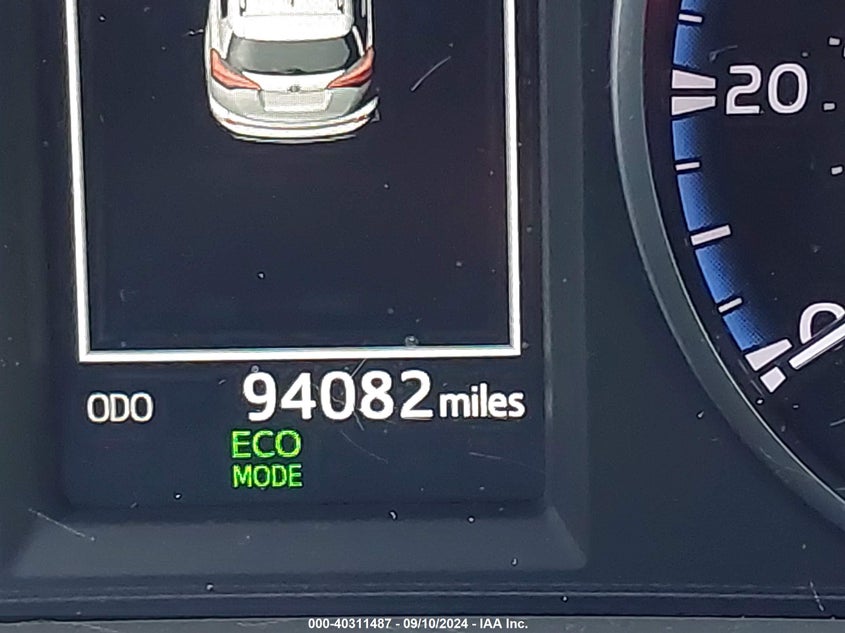 JTMZFREV4HJ112174 2017 Toyota Rav4 Le