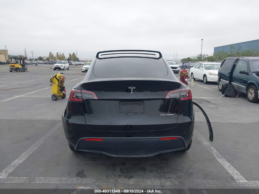 2022 Tesla Model Y Long Range Dual Motor All-Wheel Drive VIN: 7SAYGDEE2NF572175 Lot: 40311549