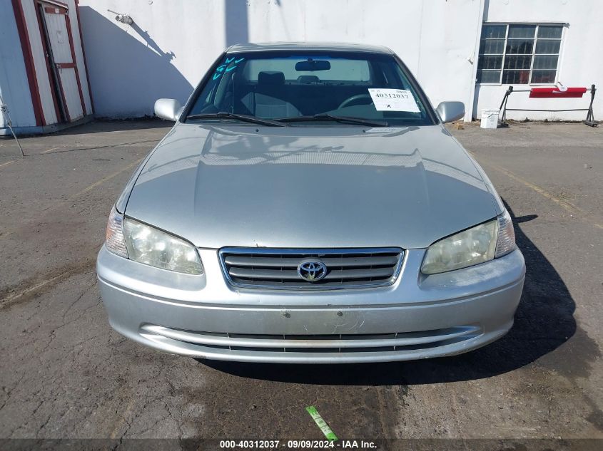 2000 Toyota Camry Le V6/Xle V6 VIN: JT2BF22KXY0273808 Lot: 40312037