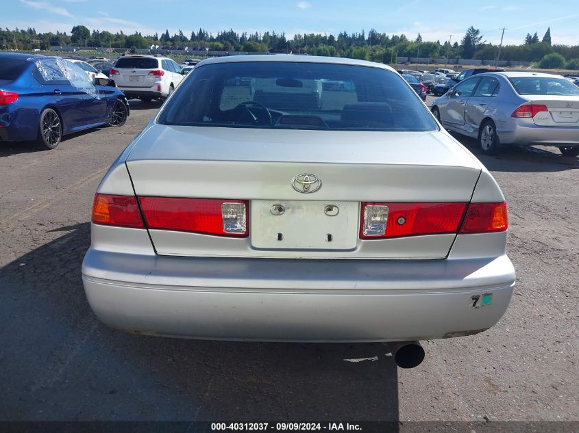 2000 Toyota Camry Le V6/Xle V6 VIN: JT2BF22KXY0273808 Lot: 40312037