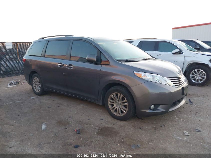 5TDYZ3DC3HS894955 2017 TOYOTA SIENNA - Image 1