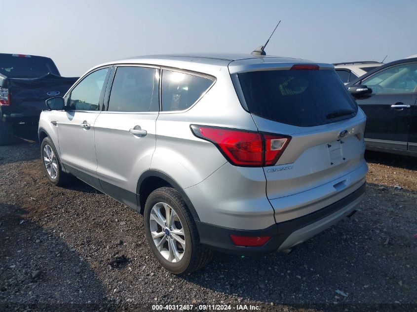 2019 FORD ESCAPE SE - 1FMCU9GD8KUB56017