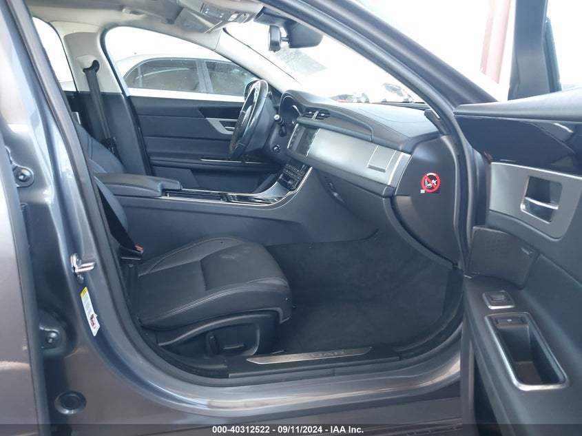 2016 JAGUAR XF 35T PREMIUM - SAJBD4BVXGCY11179