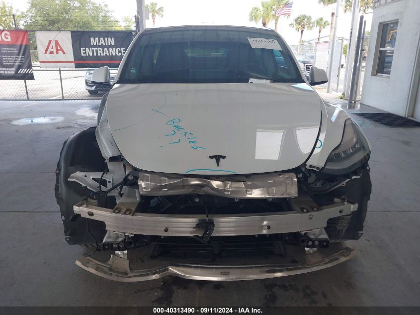 2021 Tesla Model Y Long Range Dual Motor All-Wheel Drive VIN: 5YJYGDEE6MF111864 Lot: 40313490