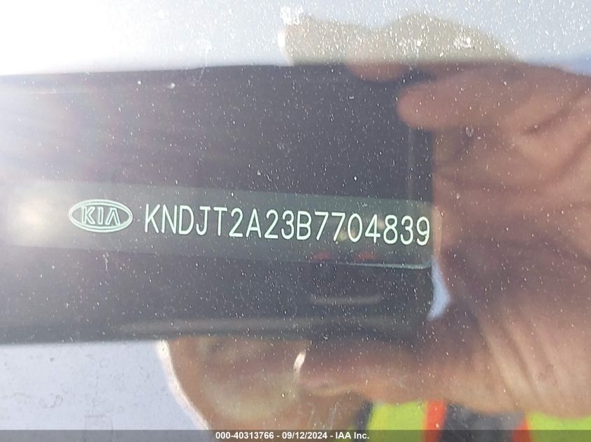 2011 Kia Soul + VIN: KNDJT2A23B7704839 Lot: 40313766