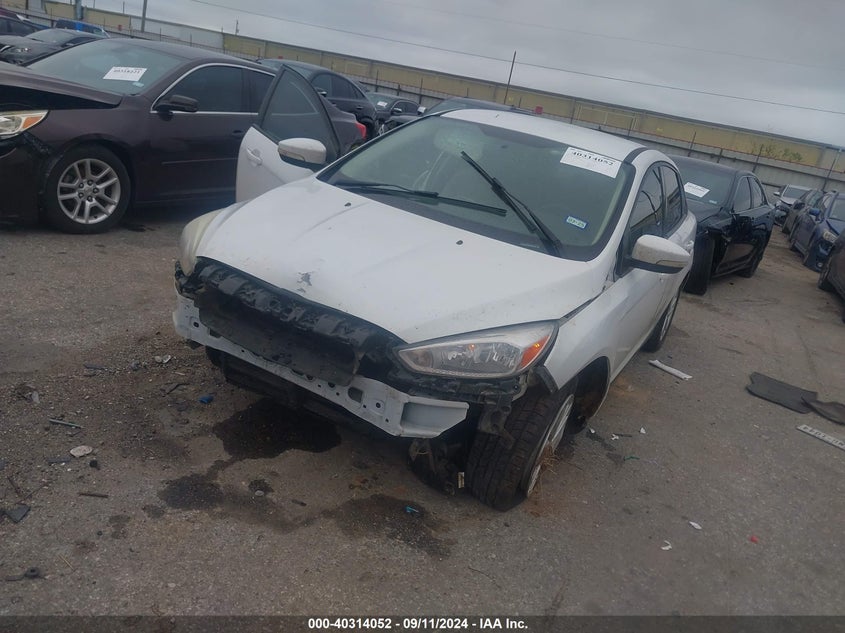 VIN 1FADP3F24HL204808 2017 FORD FOCUS SE