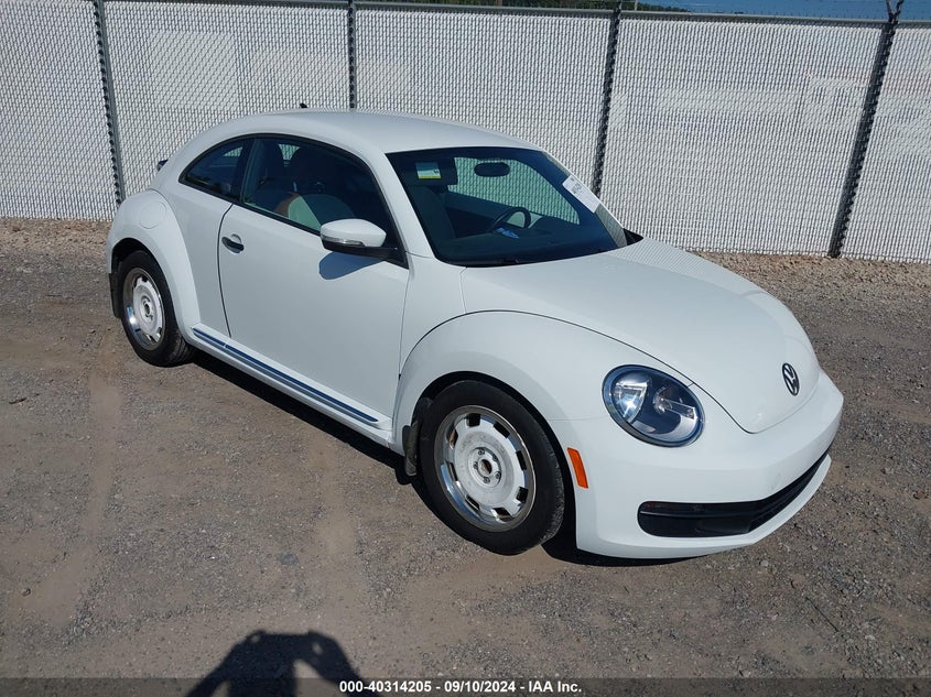 2016 VOLKSWAGEN BEETLE 1.8T CLASSIC - 3VWF17AT6GM633728