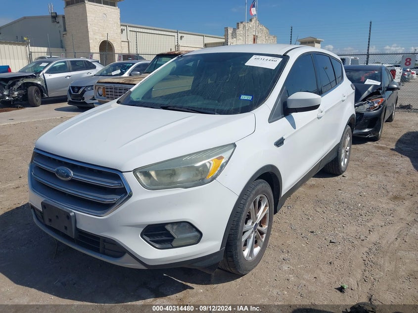 VIN 1FMCU0GD4HUA13568 2017 FORD ESCAPE SE