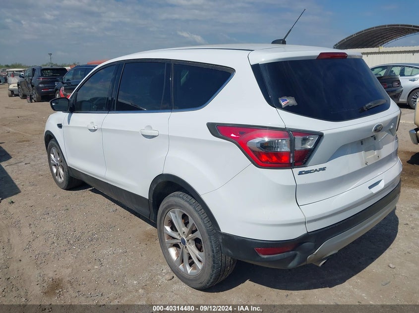 VIN 1FMCU0GD4HUA13568 2017 FORD ESCAPE SE