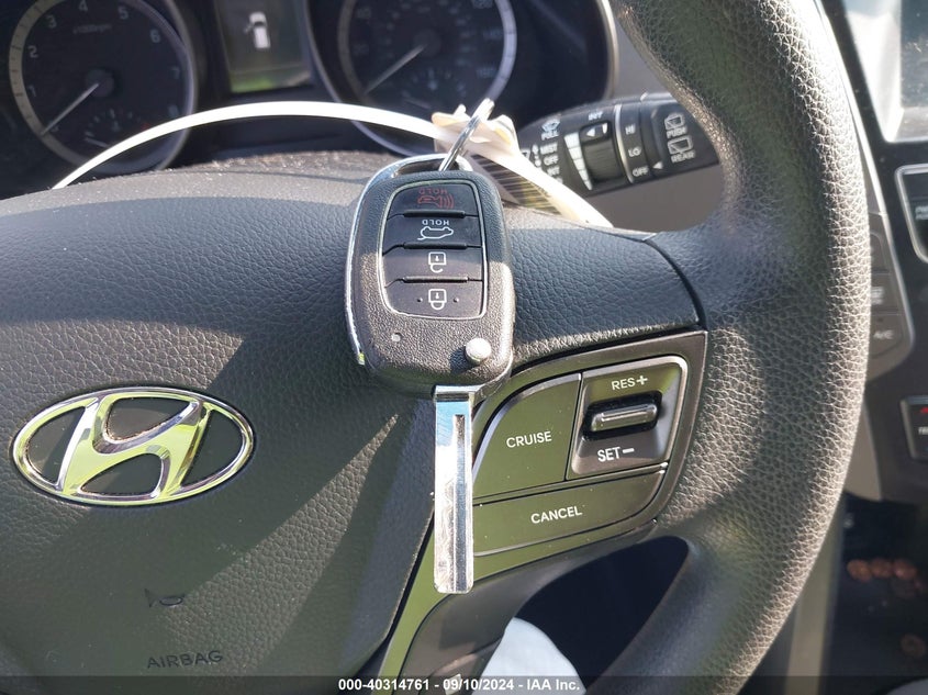 2017 HYUNDAI SANTA FE SE - KM8SM4HF3HU174805