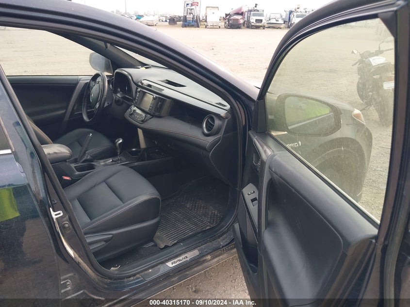 2017 TOYOTA RAV4 HYBRID SE - JTMJJREVXHD077330