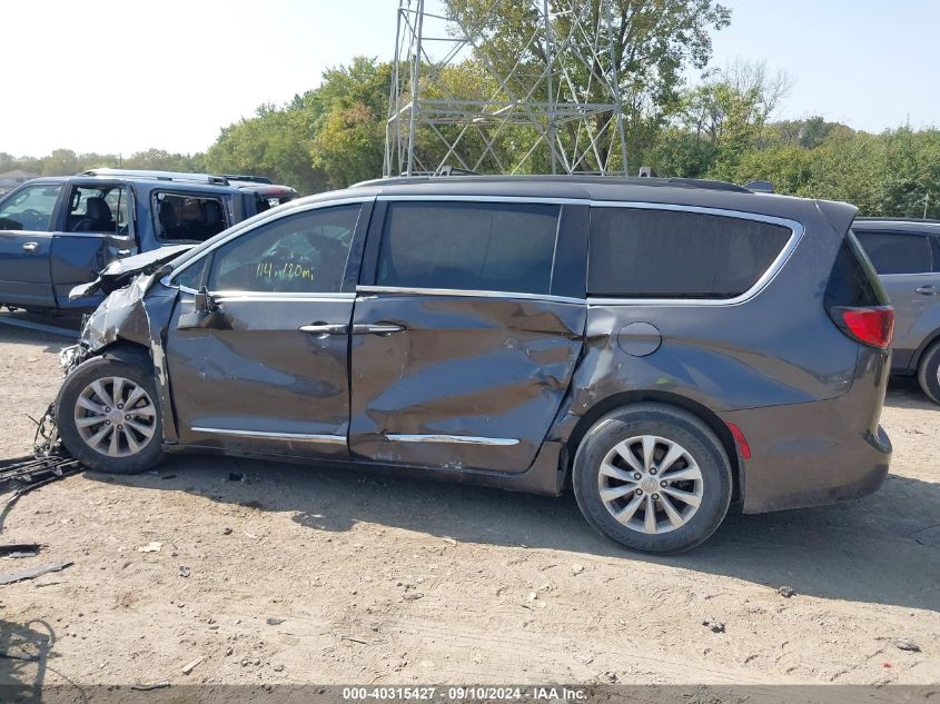 2017 Chrysler Pacifica Touring-L VIN: 2C4RC1BGXHR592622 Lot: 40315427