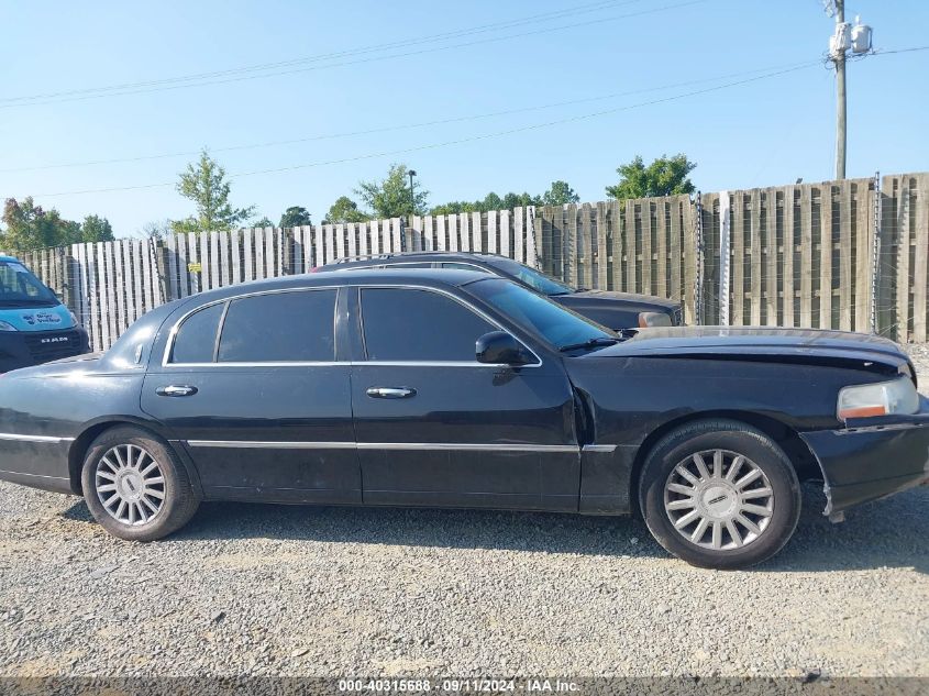 2005 Lincoln Town Car Signature L VIN: 1LNHM85W85Y663596 Lot: 40315688