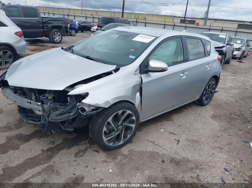 JTNKARJE1JJ558239 2018 TOYOTA COROLLA - Image 2