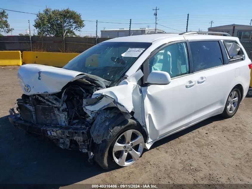 5TDKK3DC9FS603916 2015 TOYOTA SIENNA - Image 2