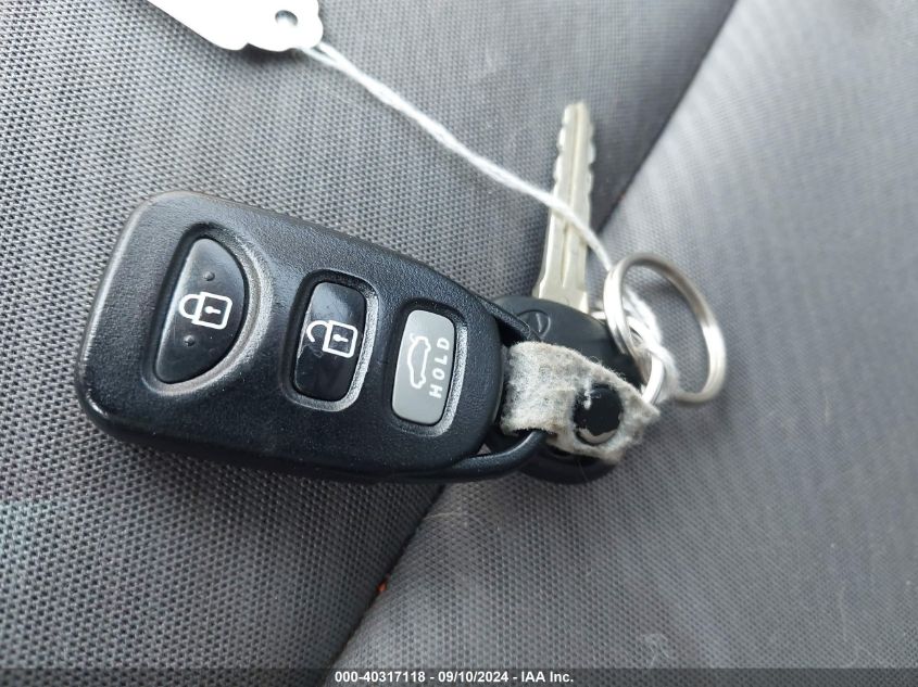 KMHDH4AE8DU935563 2013 Hyundai Elantra Gls