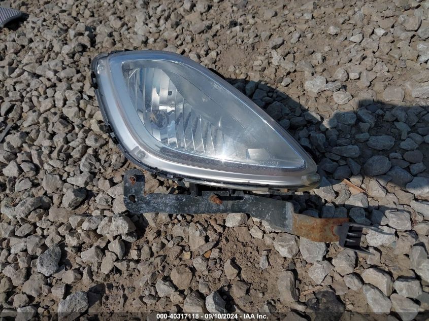 KMHDH4AE8DU935563 2013 Hyundai Elantra Gls