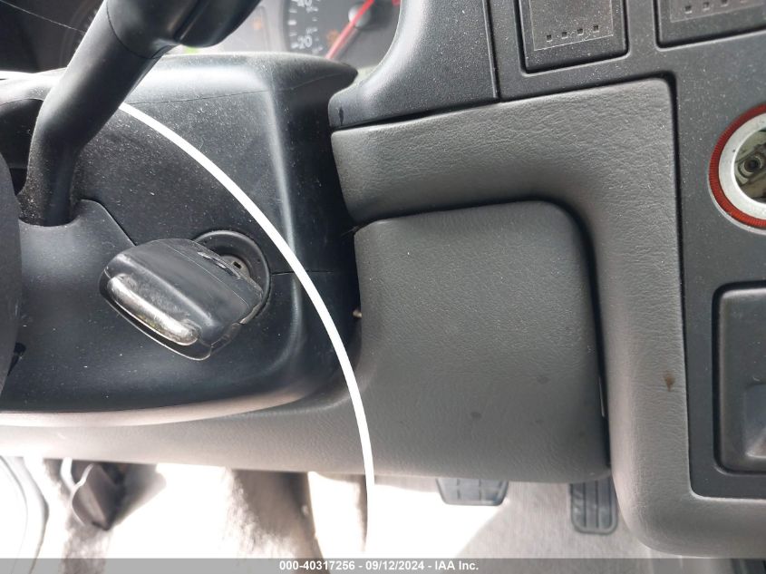 2003 Volkswagen Eurovan Mv VIN: WV2MB47053H031745 Lot: 40317256