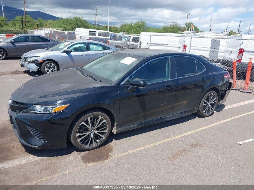 4T1B11HK2JU125637 2018 TOYOTA CAMRY - Image 2