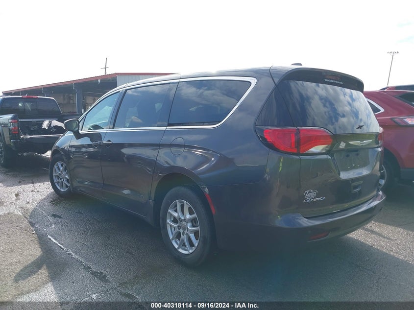 VIN 2C4RC1DG4JR177749 2018 CHRYSLER PACIFICA TOURING
