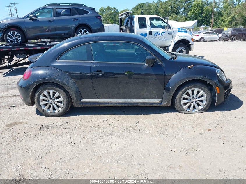 2018 VOLKSWAGEN BEETLE 2.0T COAST/2.0T S - 3VWFD7AT7JM717376