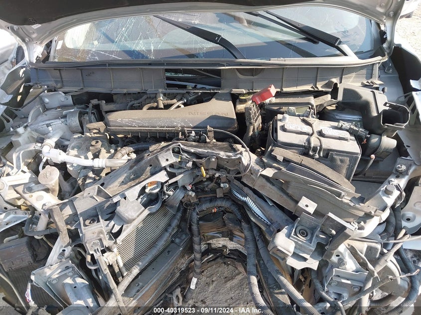 2018 NISSAN ROGUE VIN: JN8AT2MV9JW324323