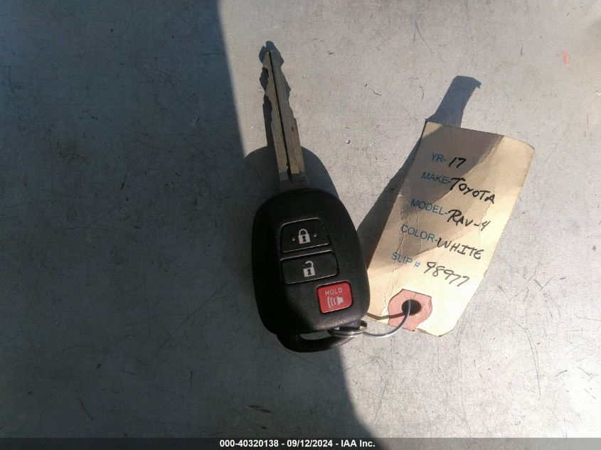 JTMBFREV6HJ716715 2017 Toyota Rav4 Le