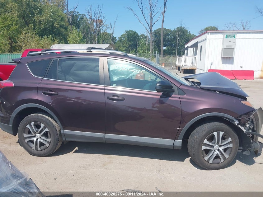 2T3BFREV2HW662430 2017 Toyota Rav4 Le