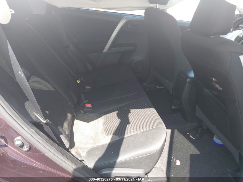 2T3BFREV2HW662430 2017 Toyota Rav4 Le