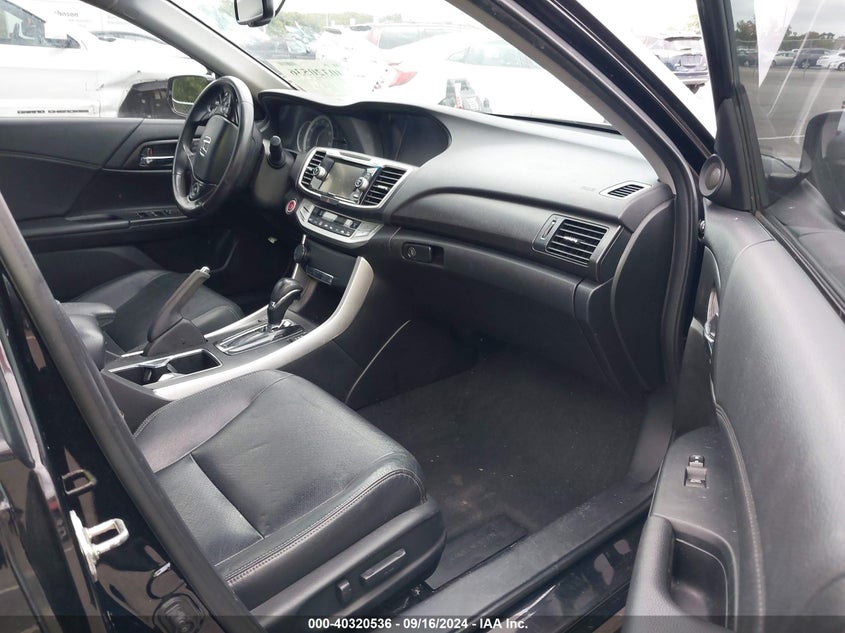 2015 HONDA ACCORD VIN: 1HGCR2F82FA062161