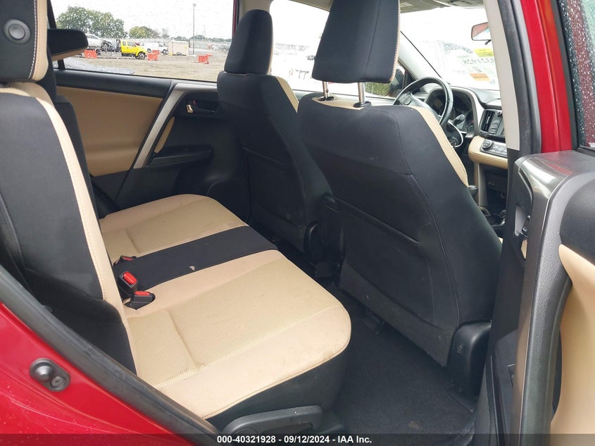 JTMWFREV1HJ102818 2017 Toyota Rav4 Xle