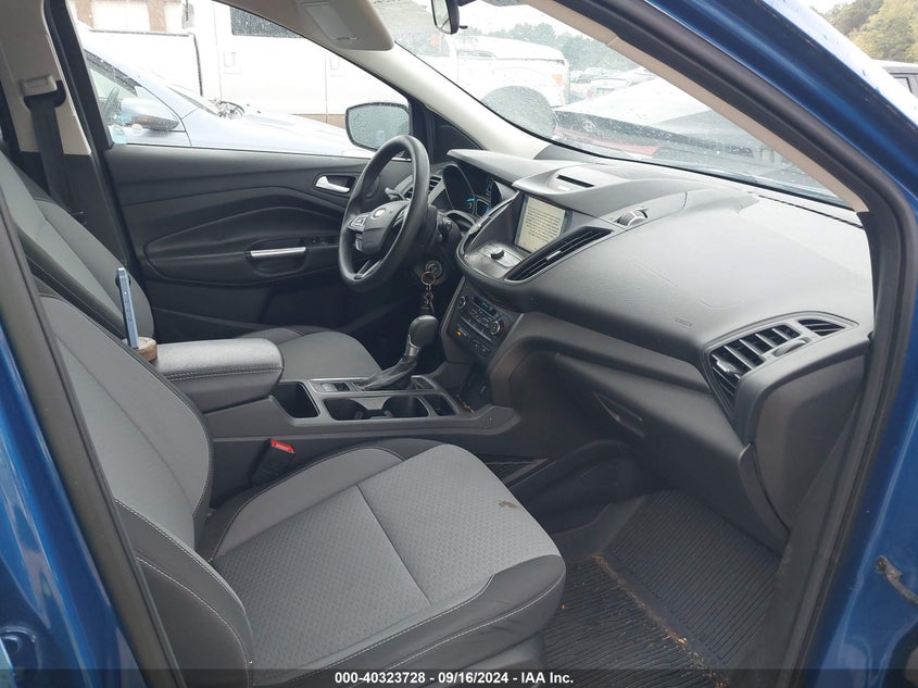 VIN 1FMCU9GD1HUE46575 2017 FORD ESCAPE SE