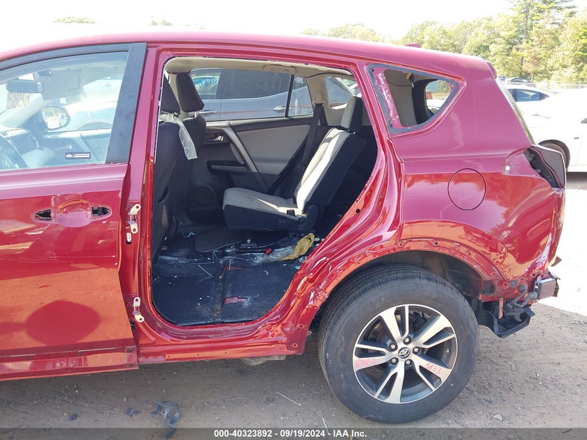 2018 TOYOTA RAV4 XLE VIN: 2T3RFREV5JW832476