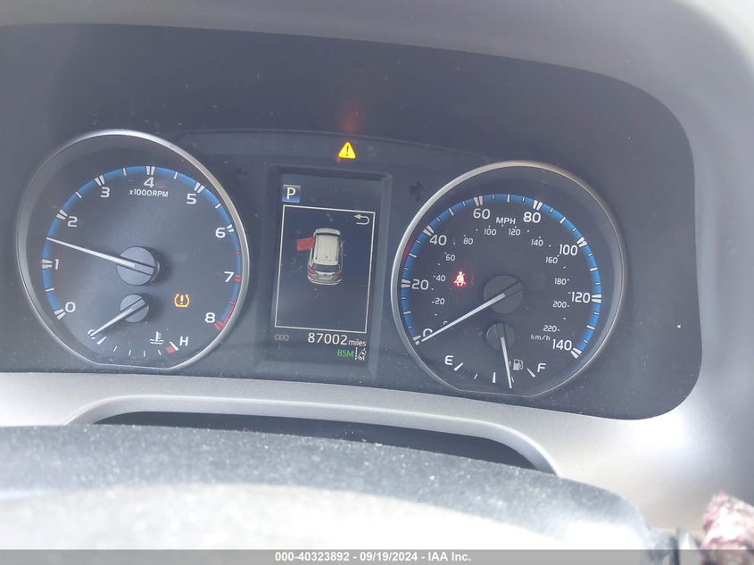 2018 TOYOTA RAV4 XLE VIN: 2T3RFREV5JW832476