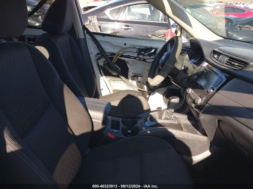 VIN KNMAT2MV0JP593848 2018 NISSAN ROGUE SV