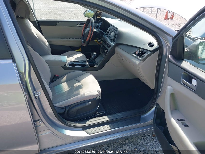 VIN 5NPE24AF2HH473262 2017 HYUNDAI SONATA