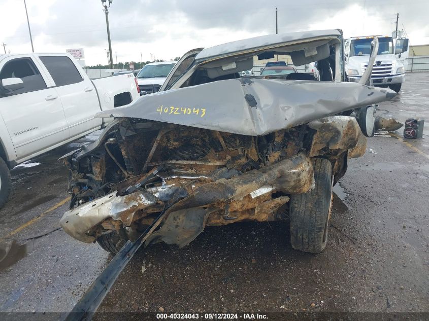 2001 Chevrolet Silverado C1500 VIN: 2GCEC19T011187214 Lot: 40324043