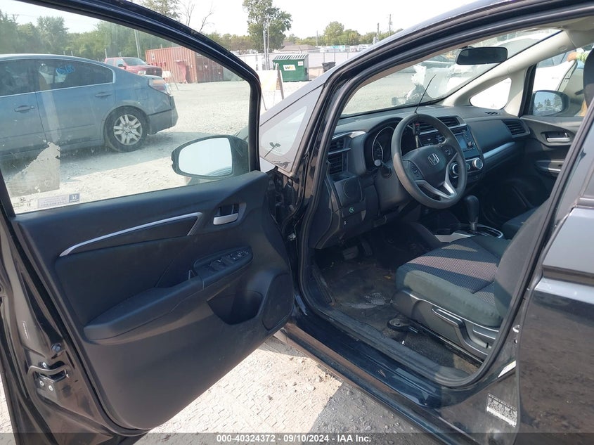 VIN 3HGGK5H48JM734771 2018 HONDA FIT LX
