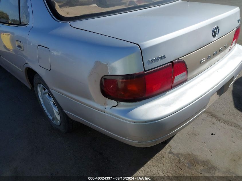 1995 Toyota Camry Le VIN: 4T1GK12E1SU069813 Lot: 40324397