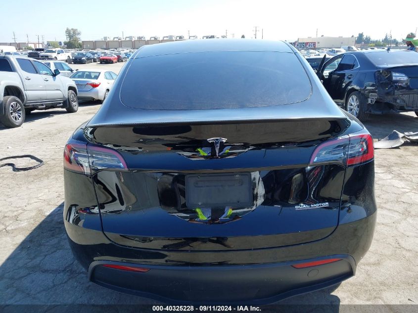 2022 Tesla Model Y Performance Dual Motor All-Wheel Drive VIN: 7SAYGDEF1NF340918 Lot: 40325228