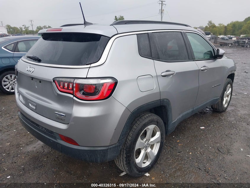 VIN 3C4NJDBB4JT262410 2018 JEEP COMPASS LATITUDE 4X4