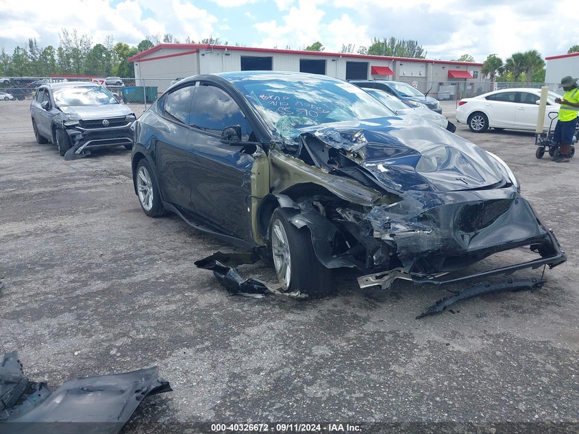 2023 TESLA MODEL Y  (VIN: 7SAYGDEE7PA055390)
