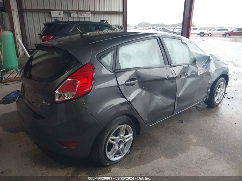VIN 3FADP4EJ7JM125006 2018 FORD FIESTA SE