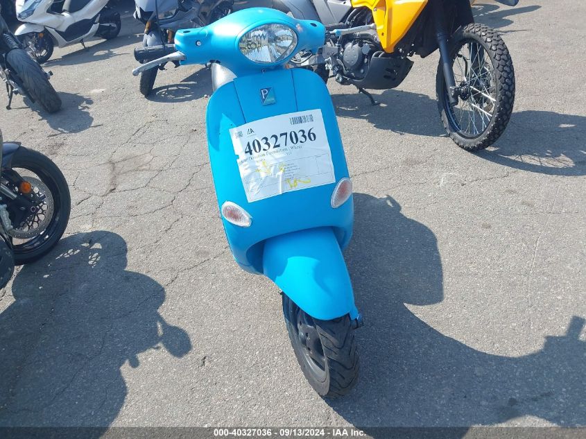 2005 Vespa M198F VIN: ZAPM198F055013545 Lot: 40327036